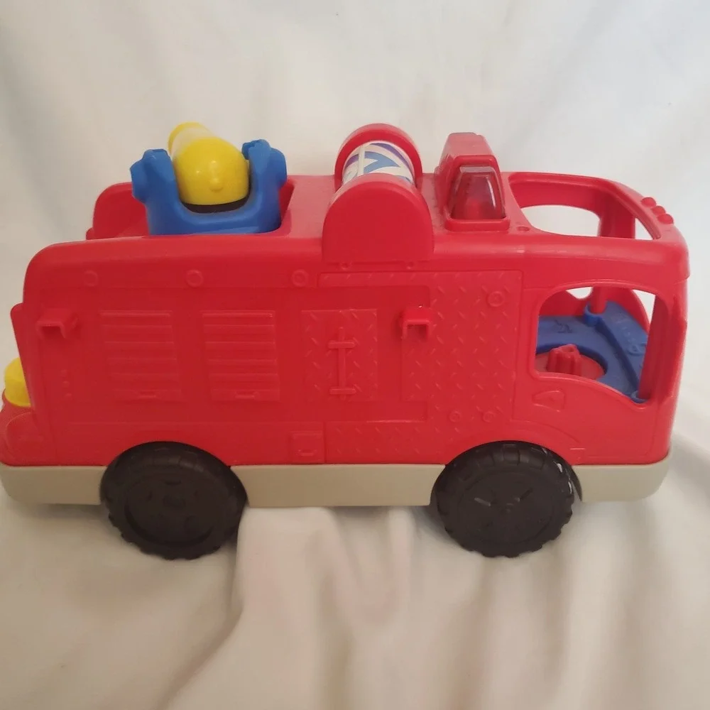 Fisher-Price Little People Helping Others Fire Truck with Lights‎ and Sounds